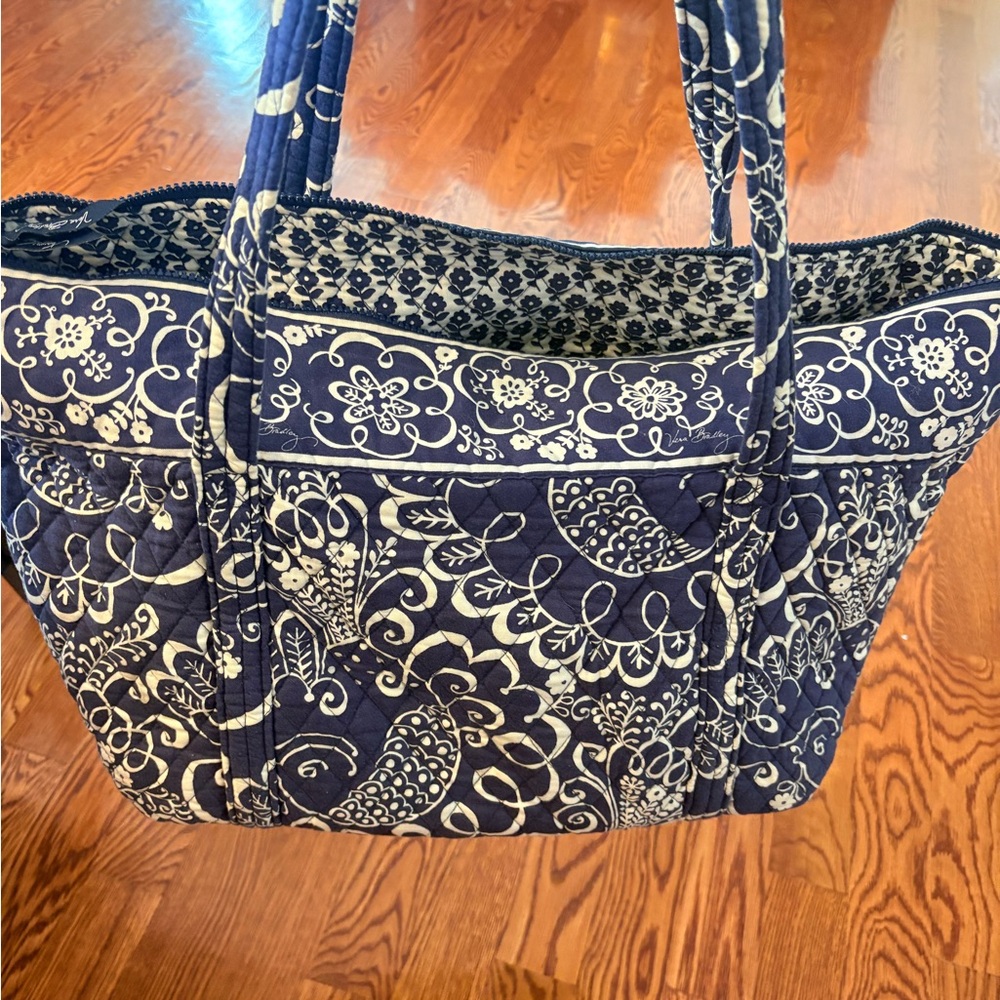 Vera Bradley Twirly Bird Tote Blue Large pockets